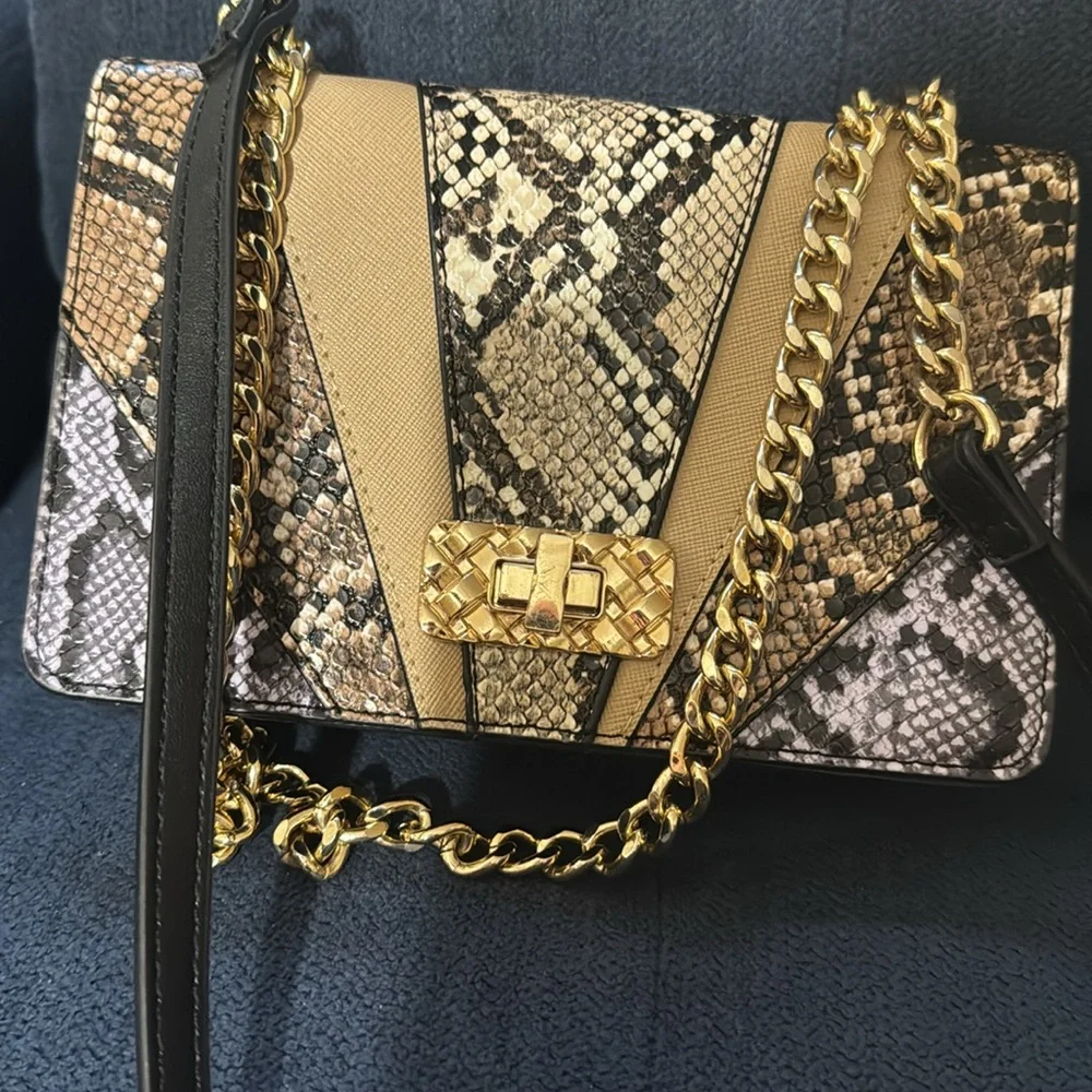 Used - Picture 3 of 3